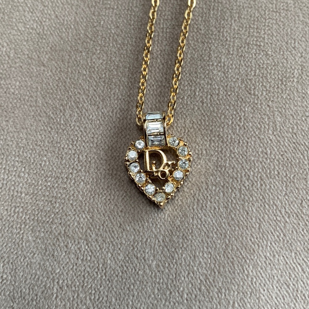 Dior pendant